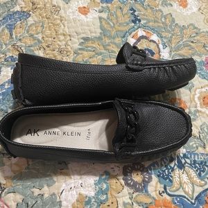 Anne Klein Black Flat size 8. Like new.